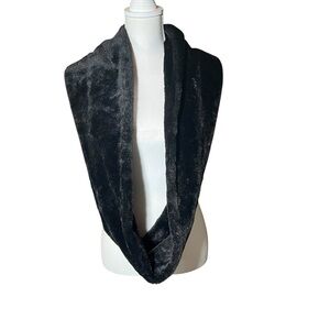 Olivia Fallen Black Faux Fur Infinity Scarf Winter Snow Bunny Cozy Old Money NWT